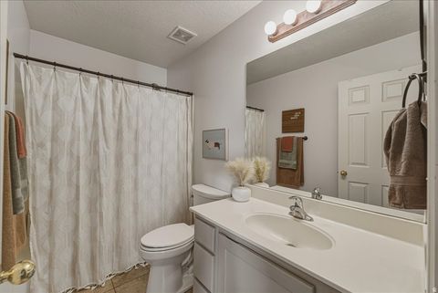 Tiny photo for 4521 W CARRIAGE LN N, Cedar Hills, UT 84062 (MLS # 2149002)