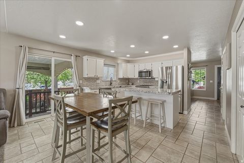 Tiny photo for 4521 W CARRIAGE LN N, Cedar Hills, UT 84062 (MLS # 2149002)