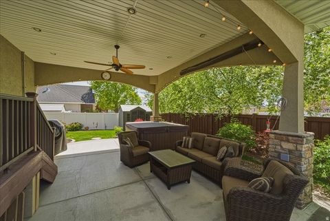 Tiny photo for 4521 W CARRIAGE LN N, Cedar Hills, UT 84062 (MLS # 2149002)