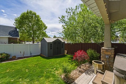 Tiny photo for 4521 W CARRIAGE LN N, Cedar Hills, UT 84062 (MLS # 2149002)