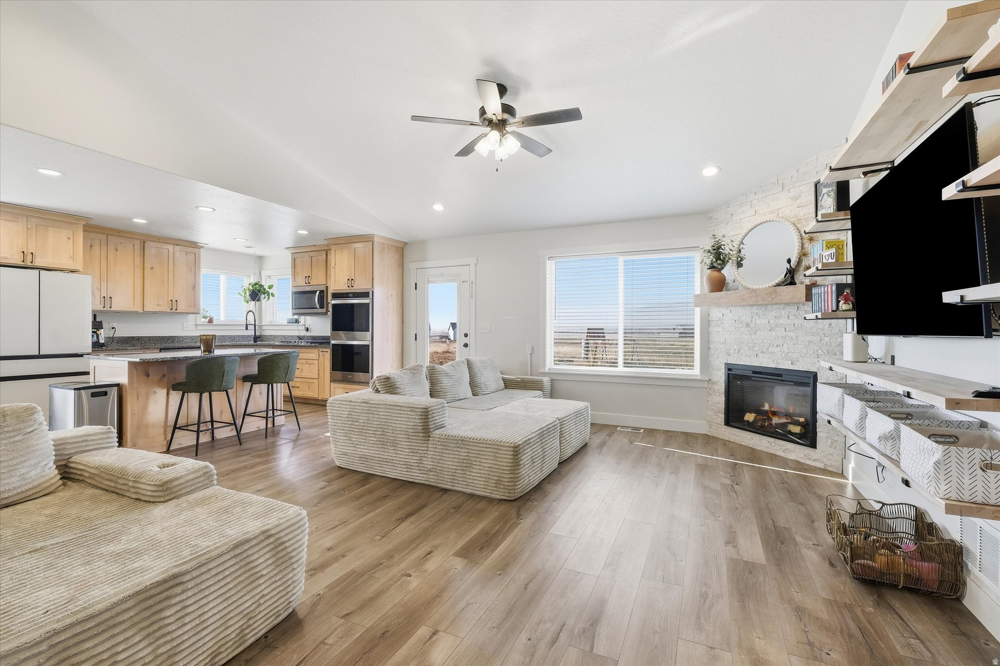 PLYMOUTH ACRES - Residential