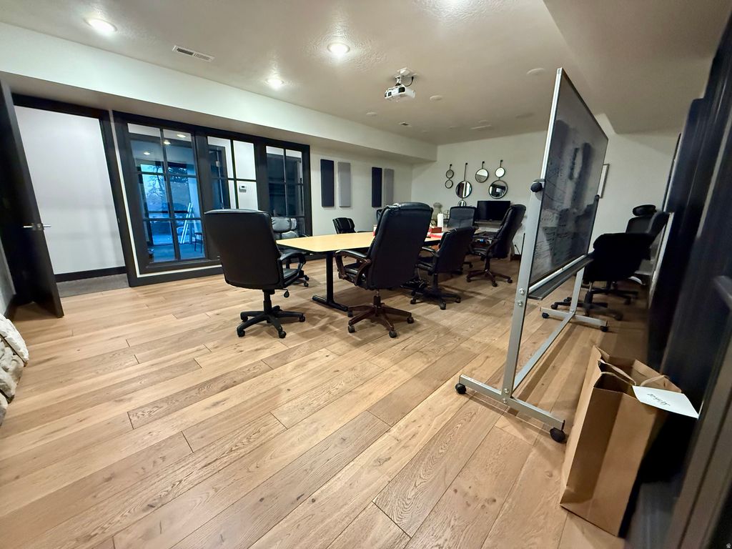 Photo of 4685 S HIGHLAND DRIVE DR #224, Holladay, UT 84117 (MLS # 2141974)