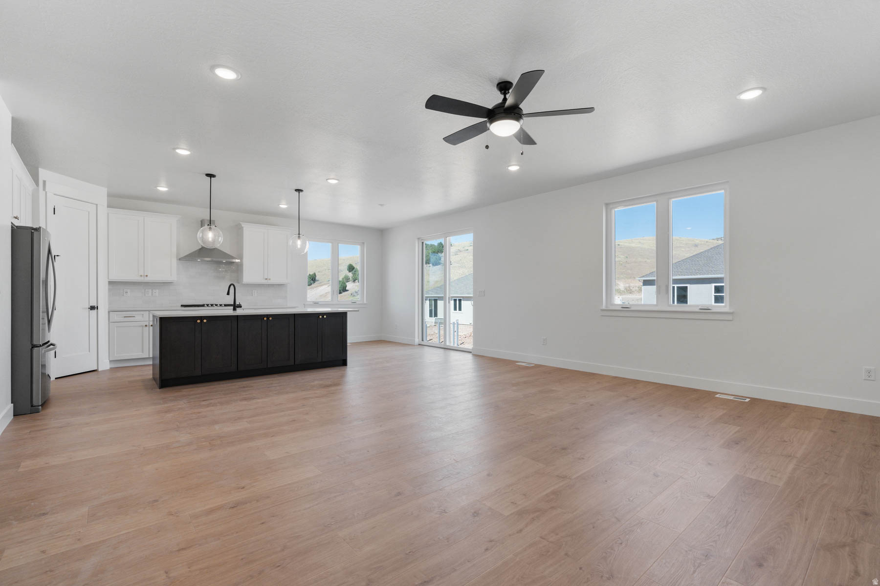 VISTAS AT SUMMIT RDG - Residential