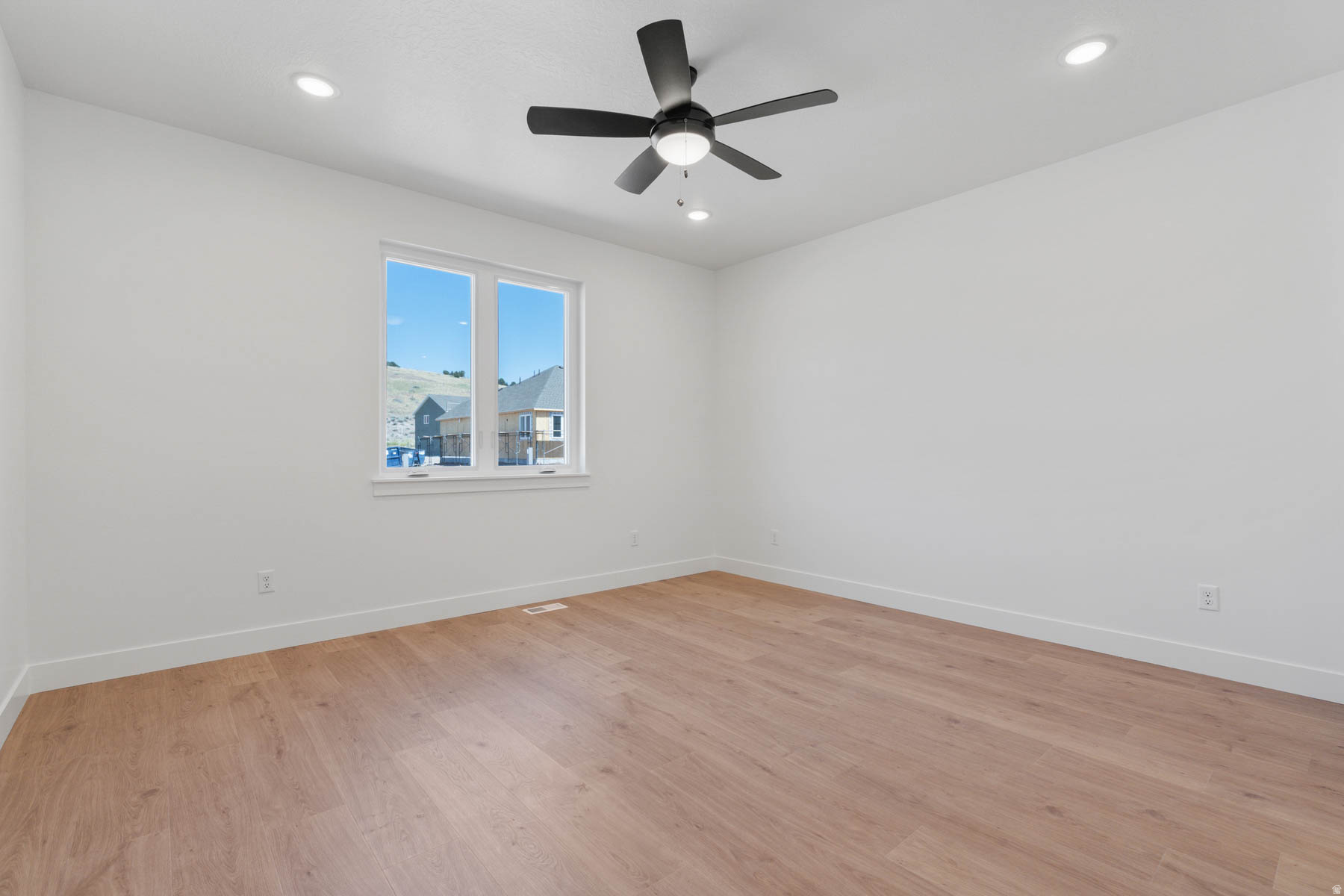 VISTAS AT SUMMIT RDG - Residential