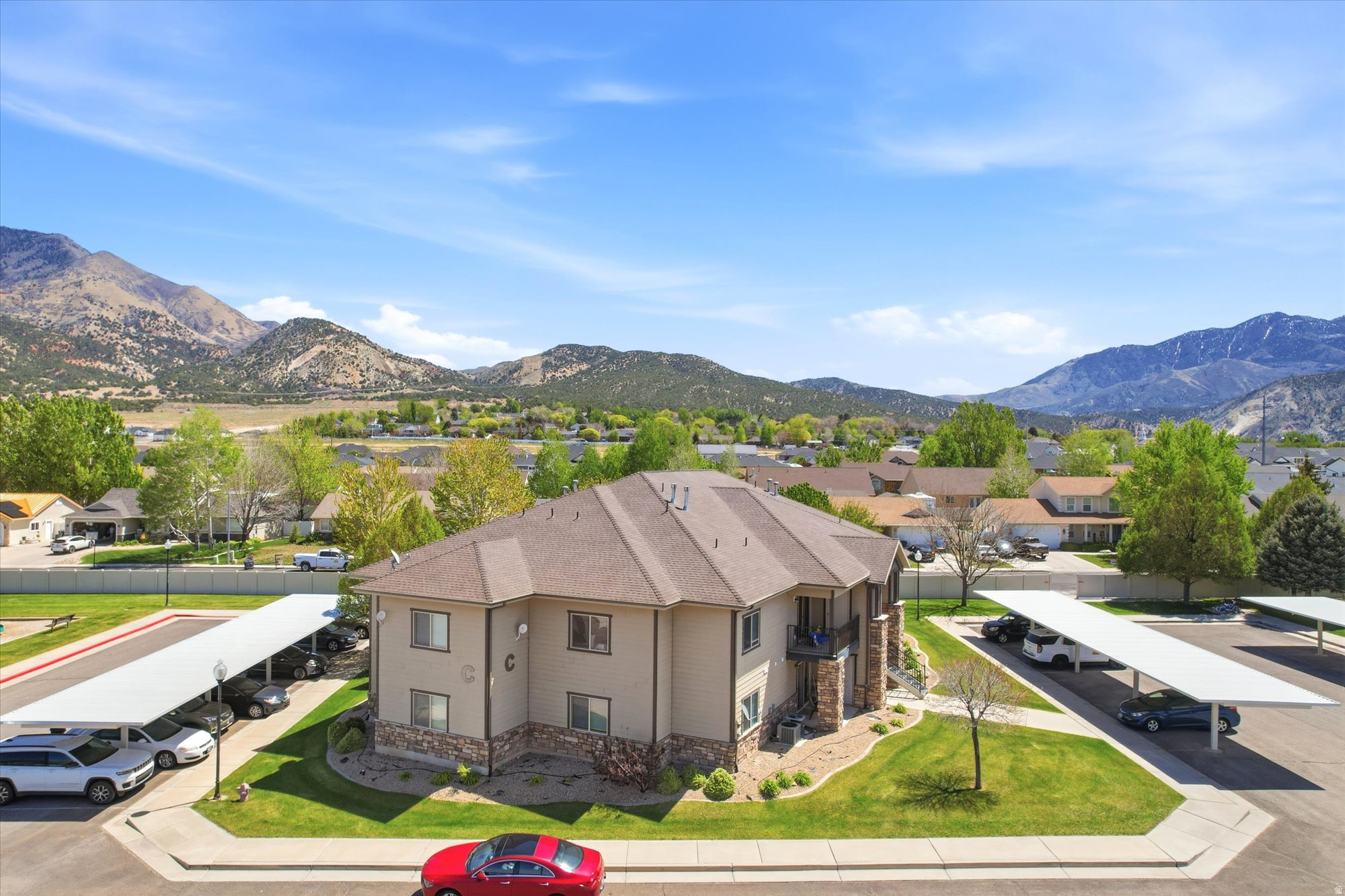 HUNTERS VILLAGE - Residential