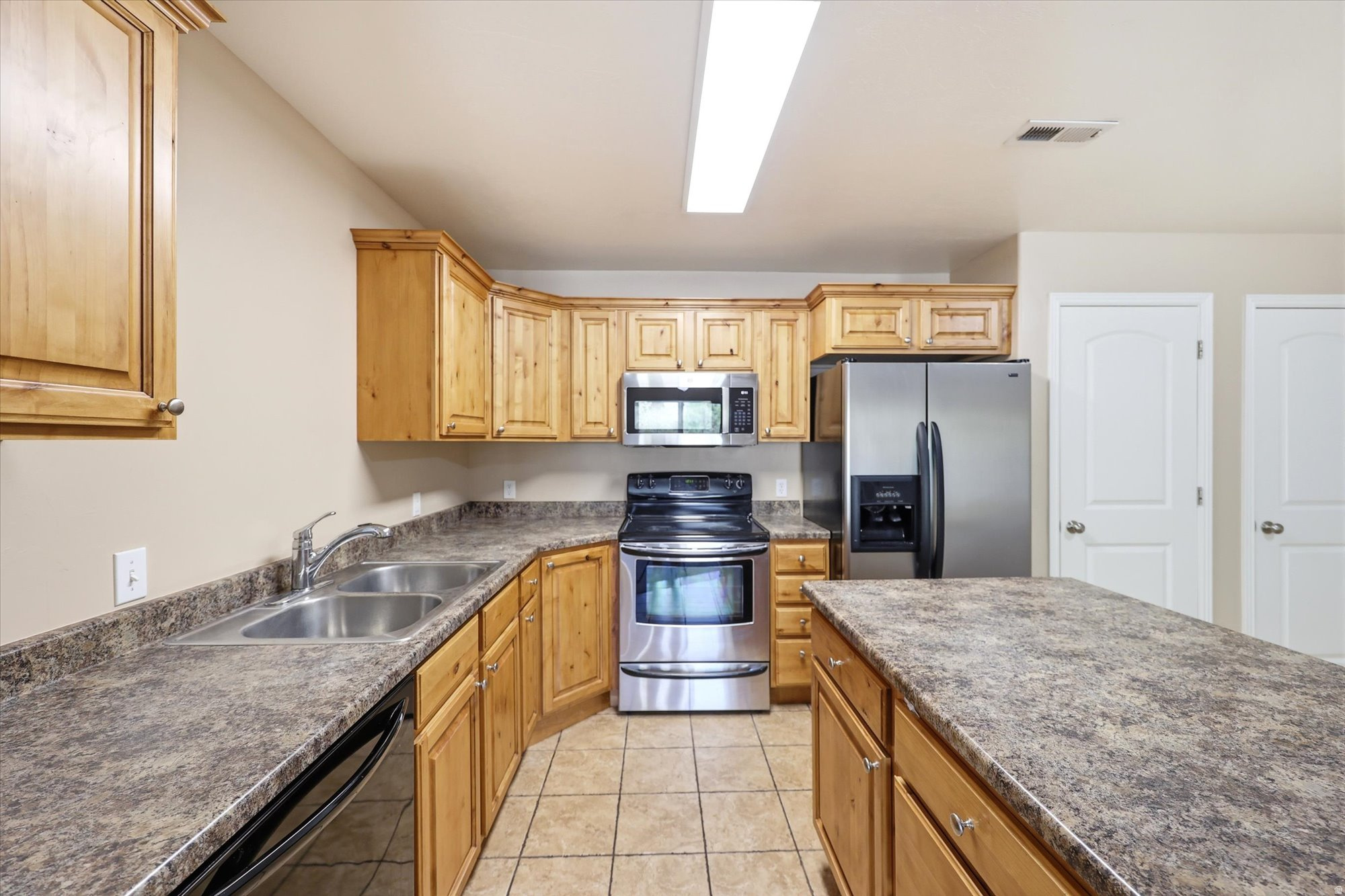 HUNTERS VILLAGE - Residential