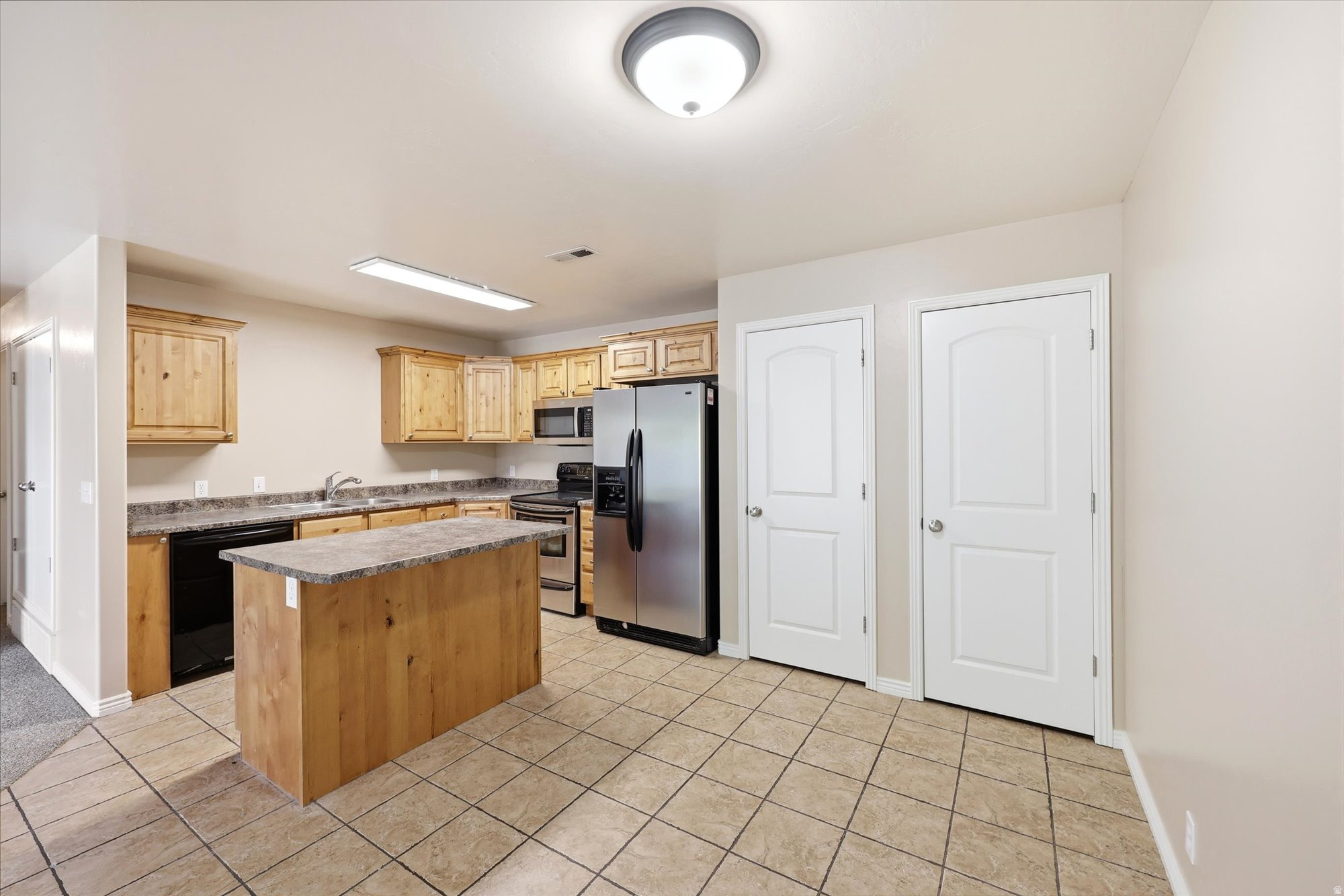HUNTERS VILLAGE - Residential