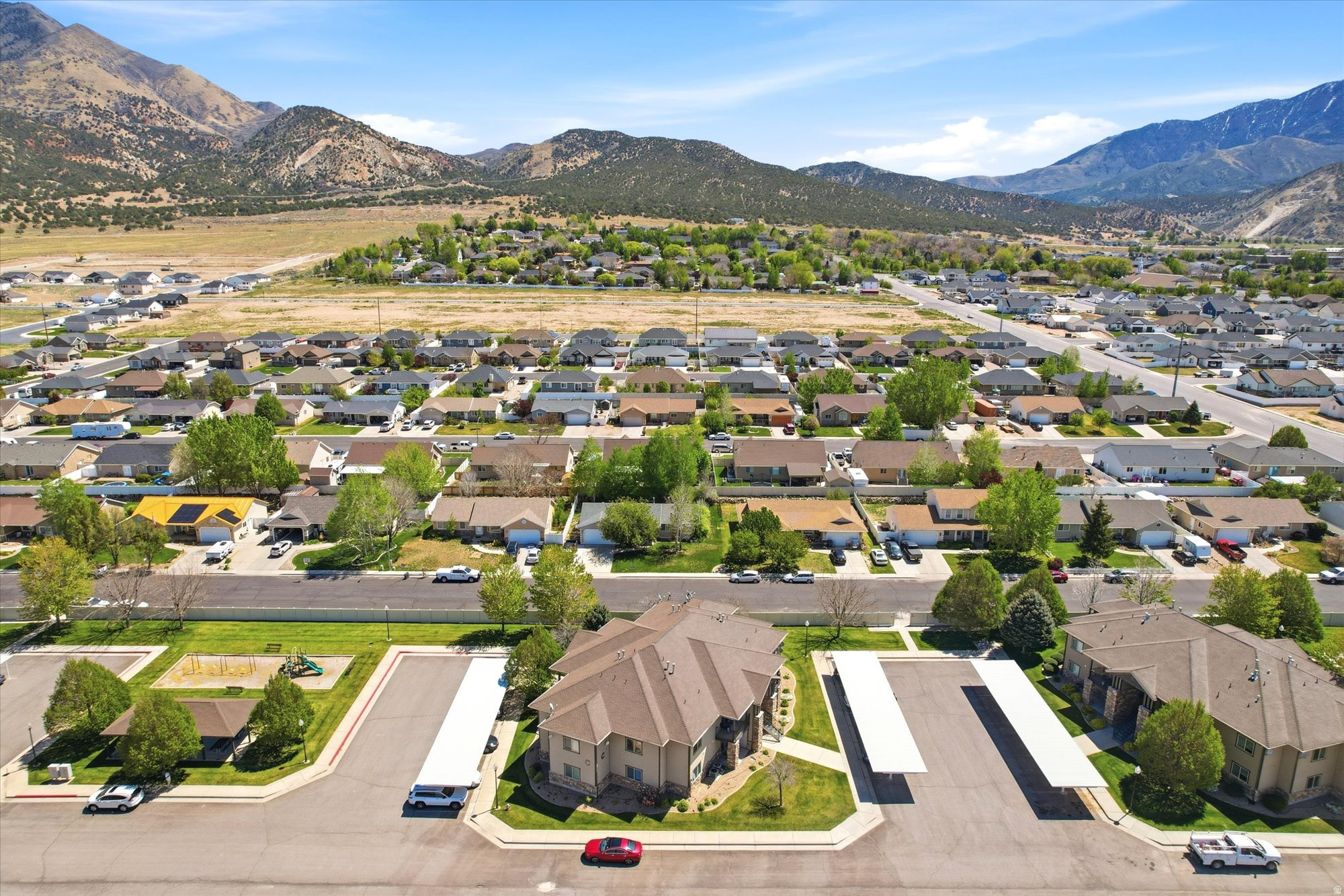 HUNTERS VILLAGE - Residential