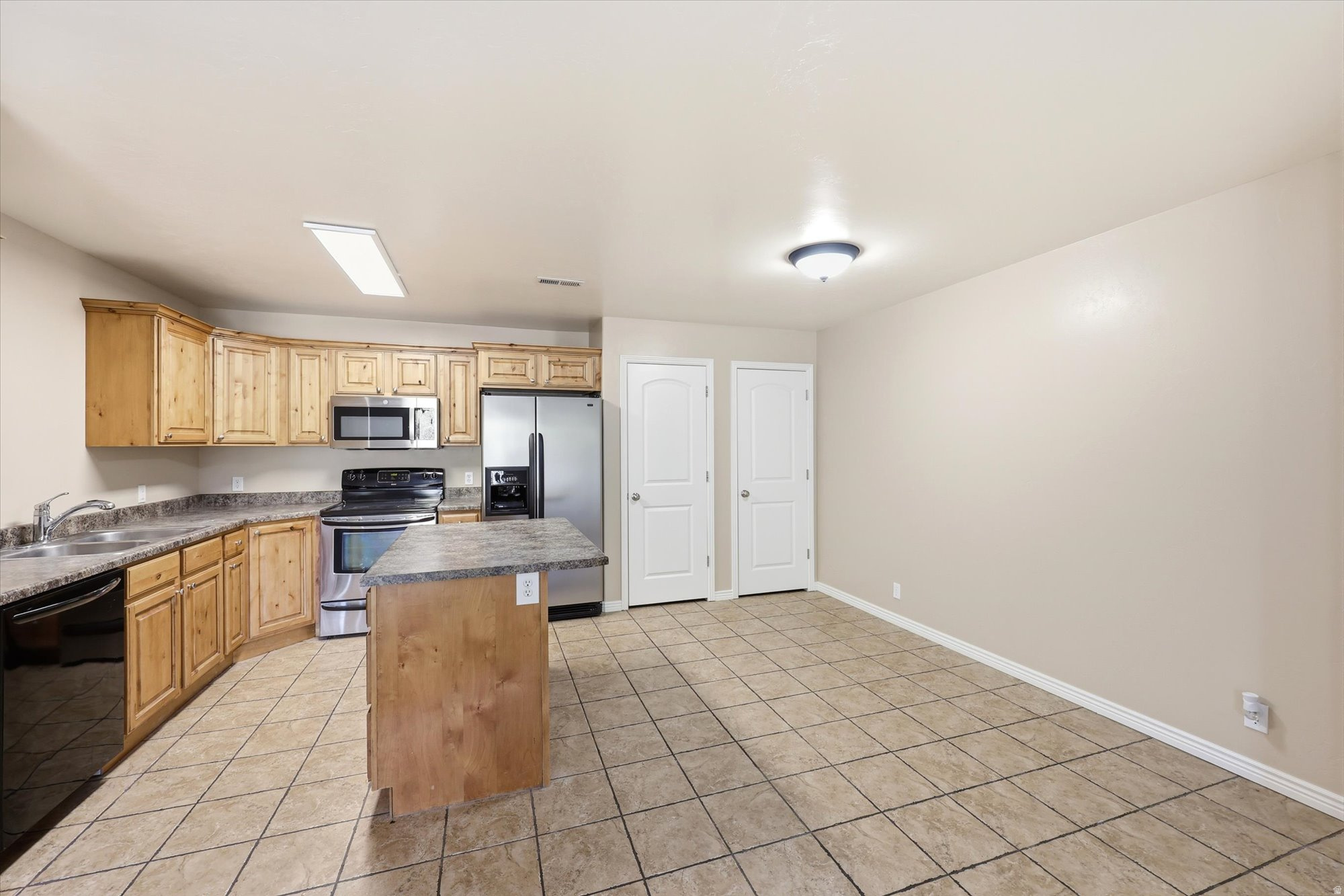 HUNTERS VILLAGE - Residential