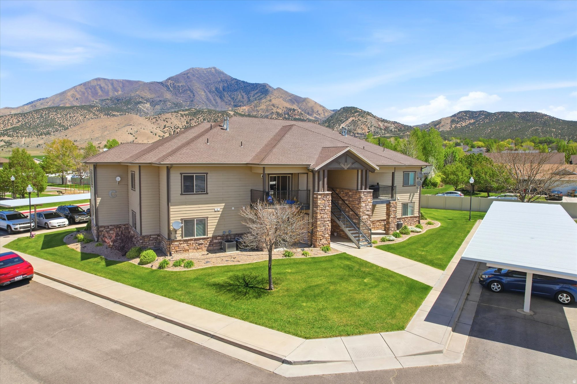HUNTERS VILLAGE - Residential