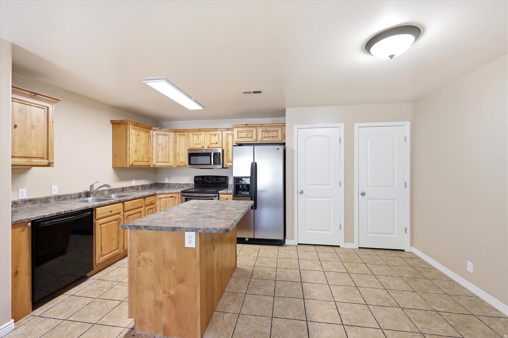 HUNTERS VILLAGE - Residential