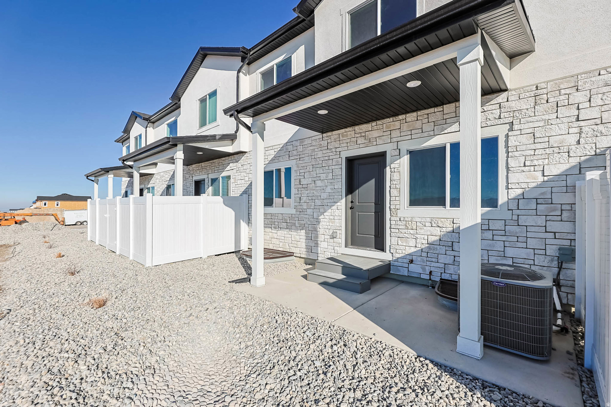 LEXINGTON TOWN HOMES - Residential