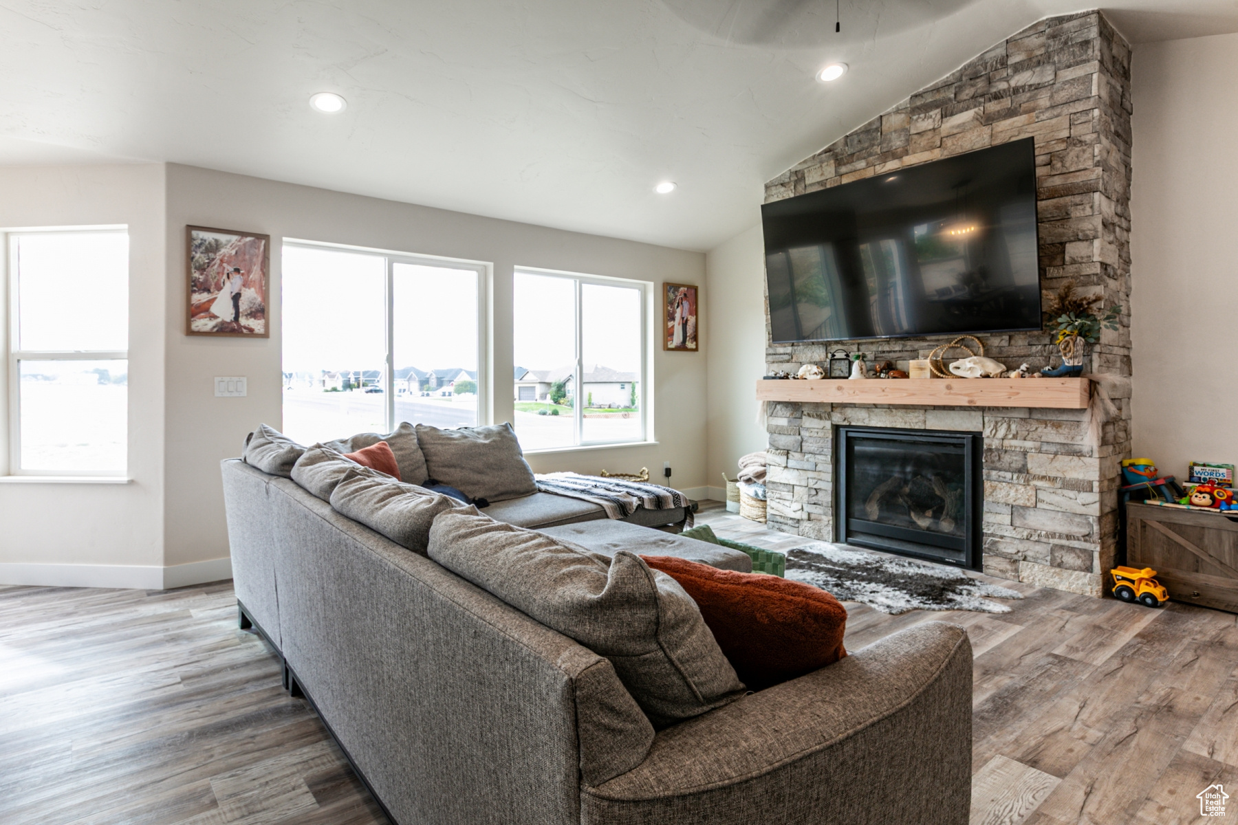 ESTATES SUBD - Residential