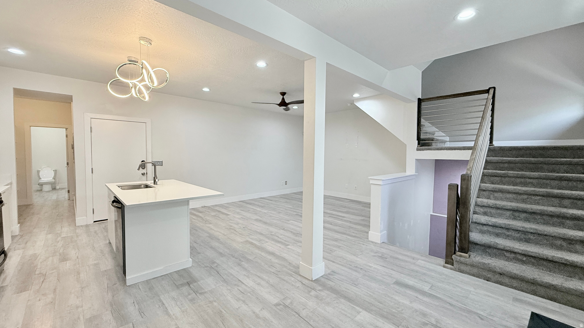 LOFTS ON REDWOOD - Residential