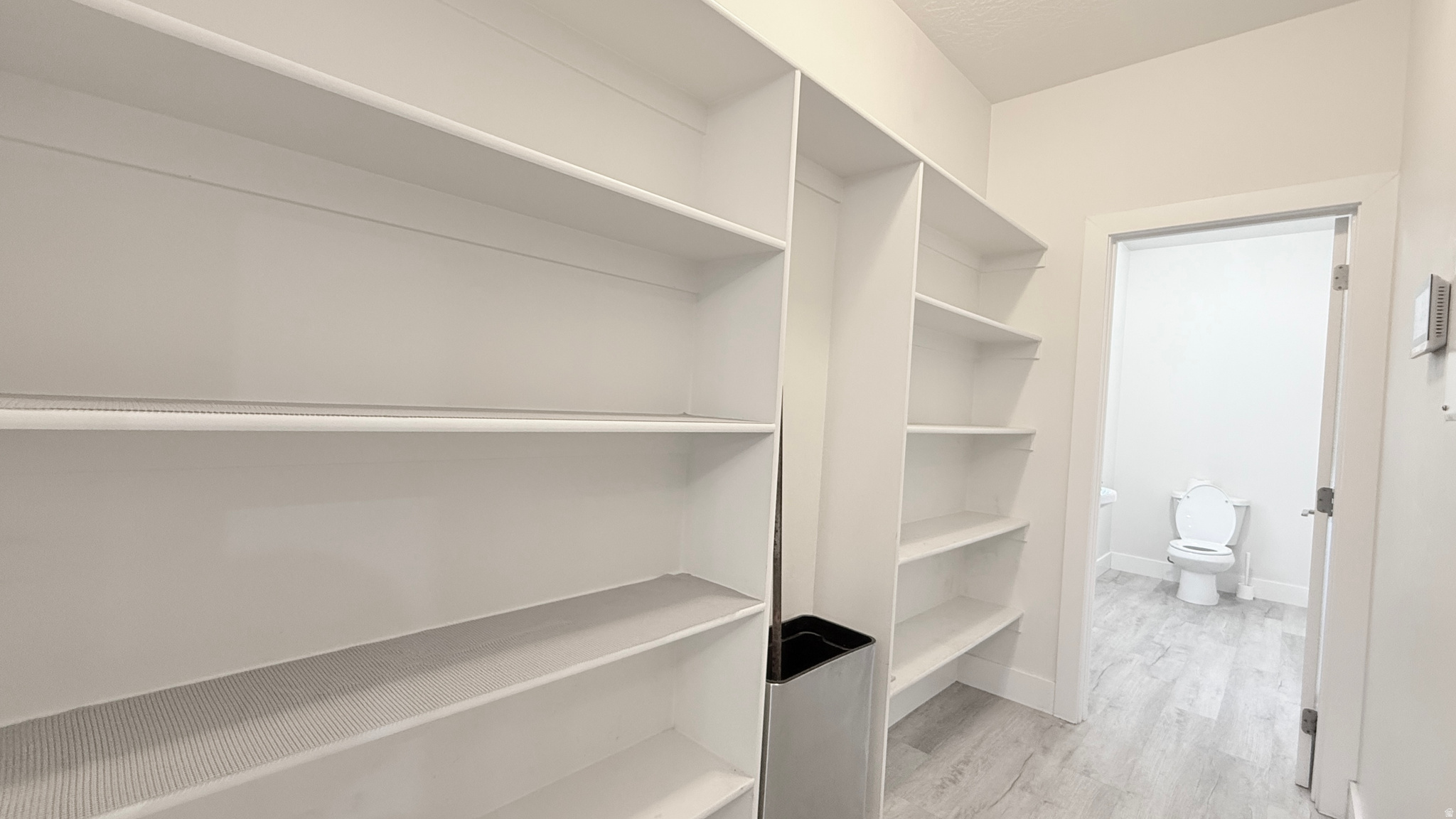 LOFTS ON REDWOOD - Residential