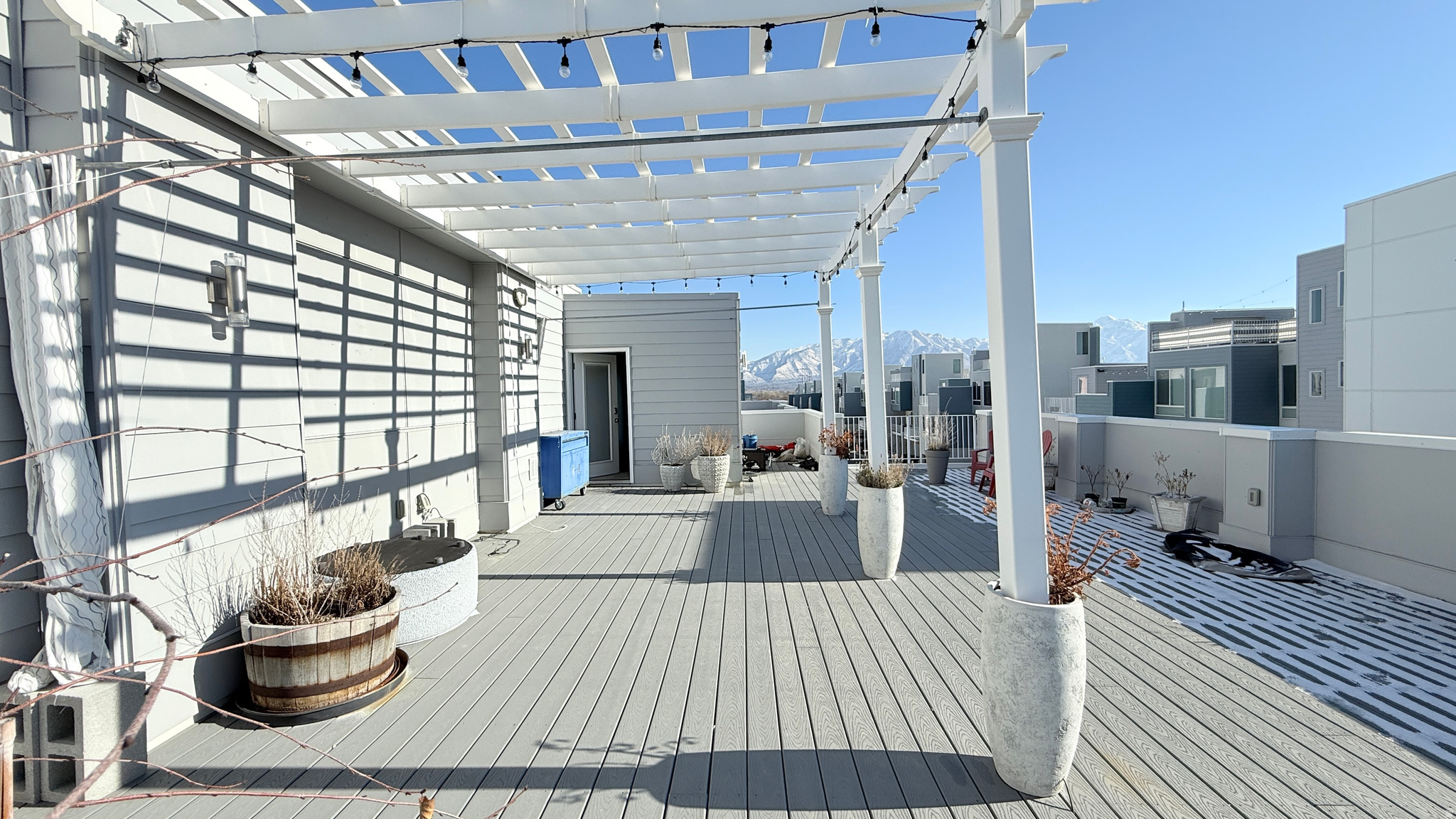 LOFTS ON REDWOOD - Residential