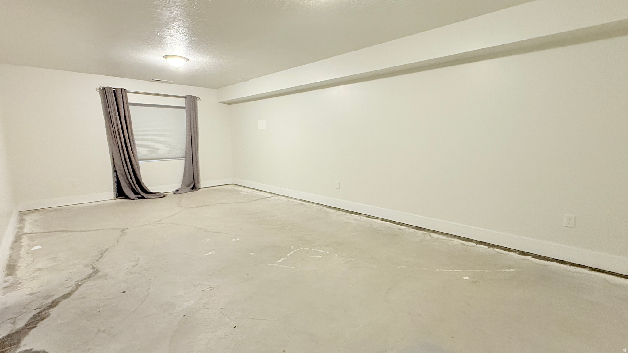 LOFTS ON REDWOOD - Residential