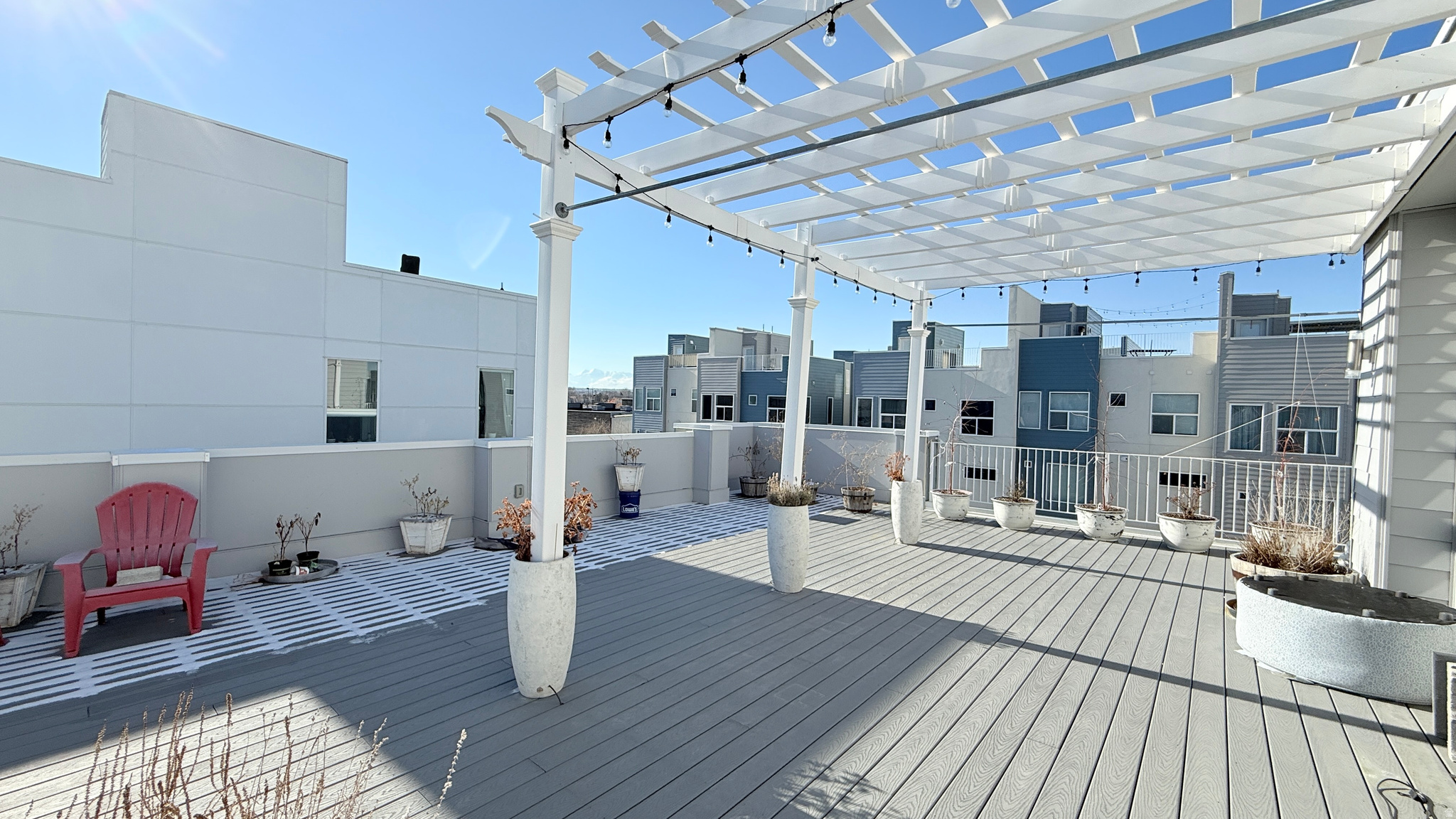 LOFTS ON REDWOOD - Residential