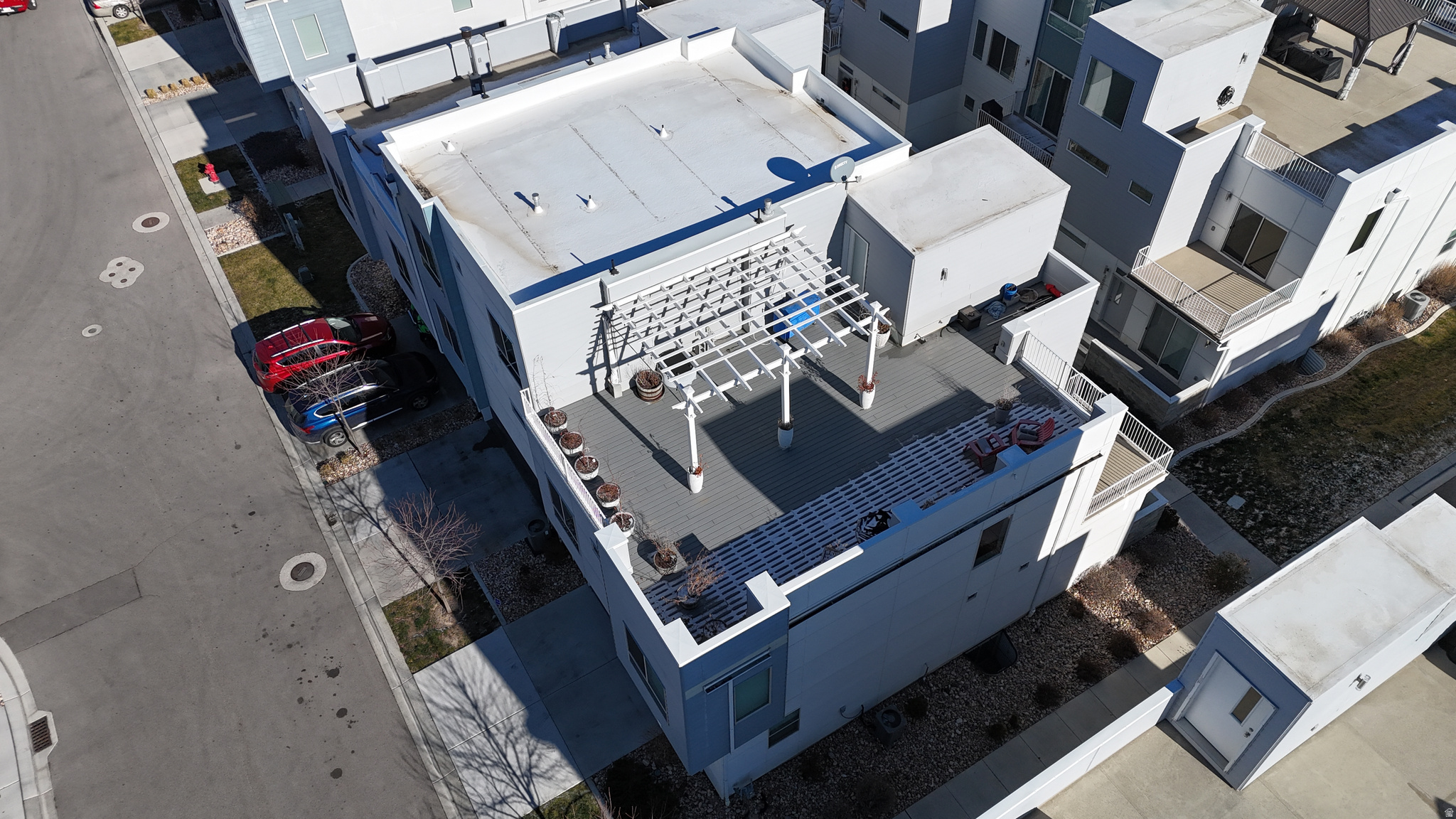 LOFTS ON REDWOOD - Residential