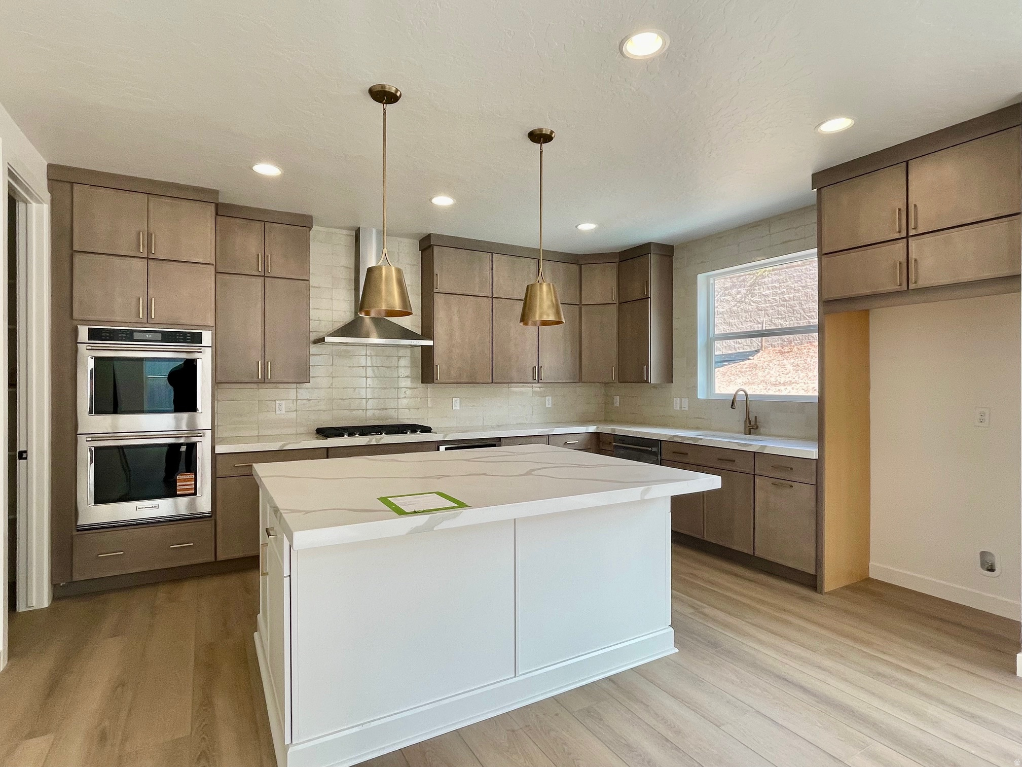 CANYON POINT - Residential