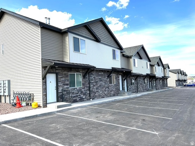 TRAILSIDE - Residential