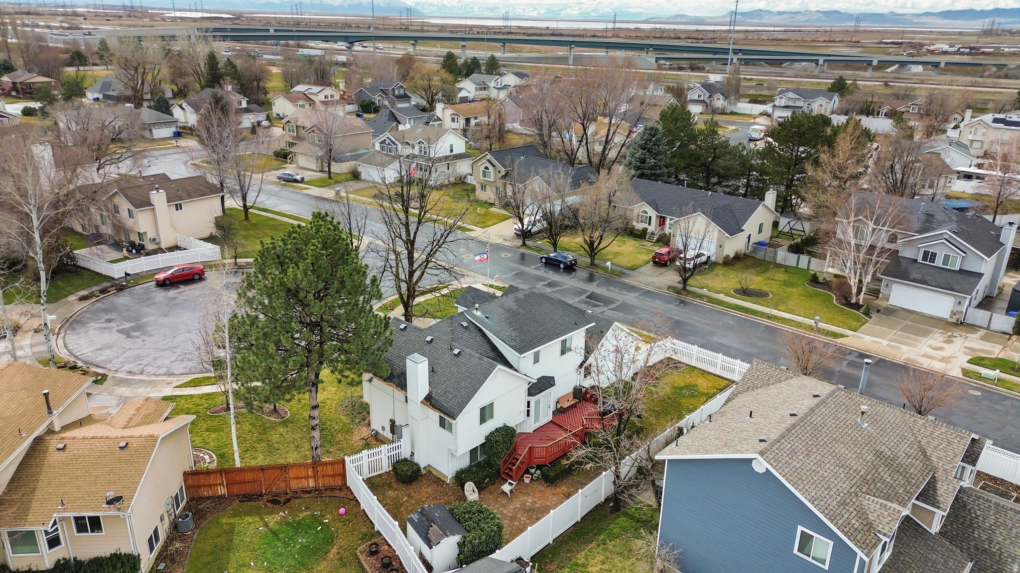 CAVE HOLLOW - Residential