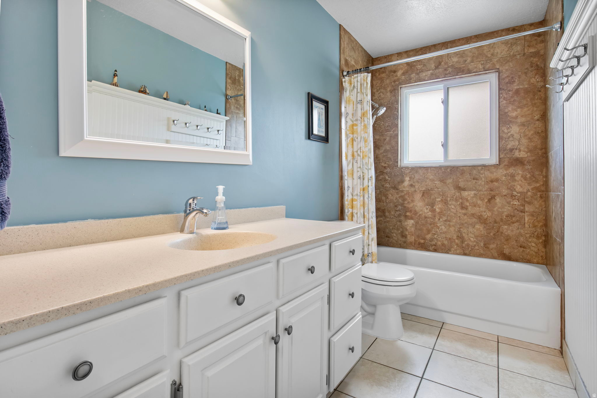 CAVE HOLLOW - Residential