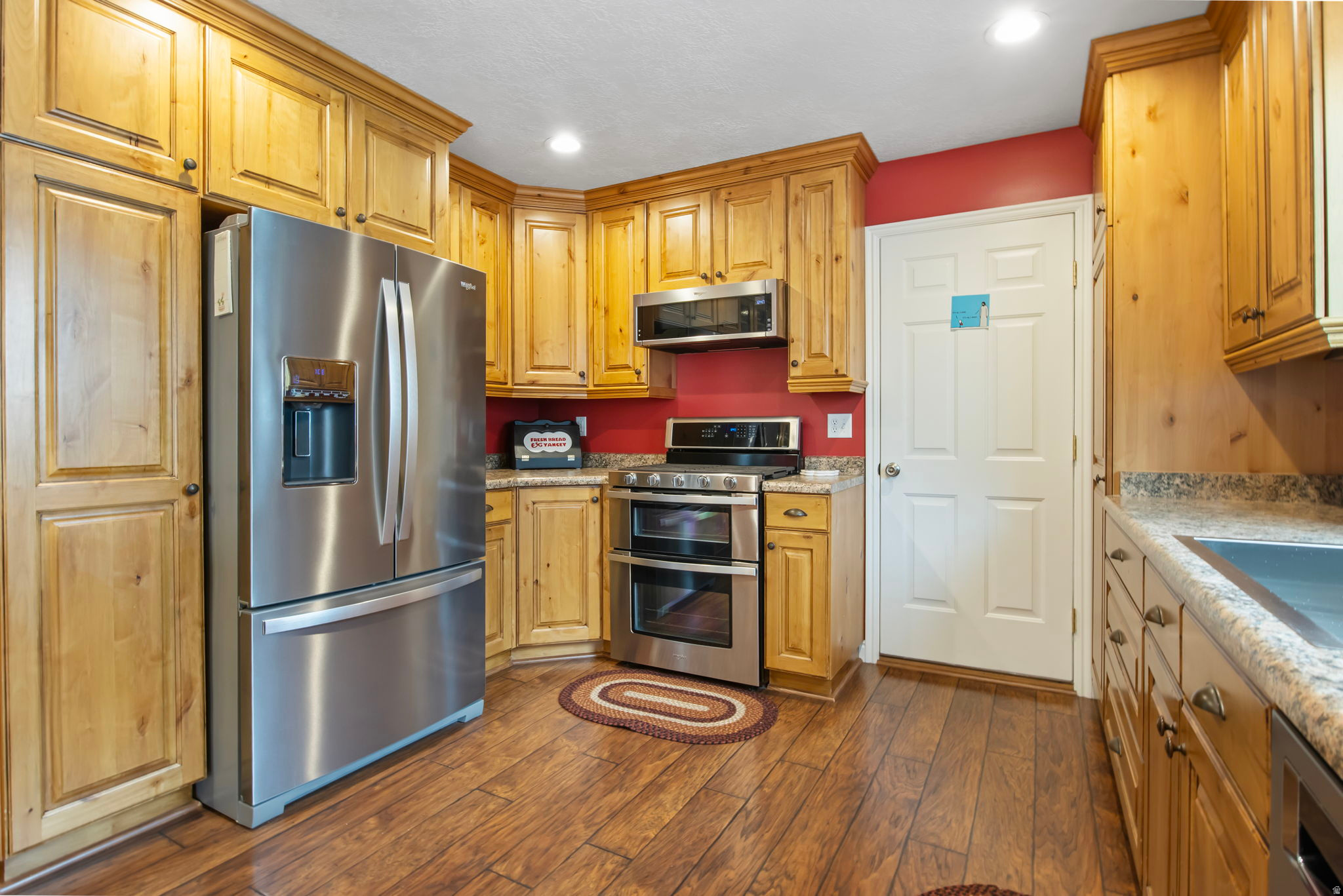 CAVE HOLLOW - Residential