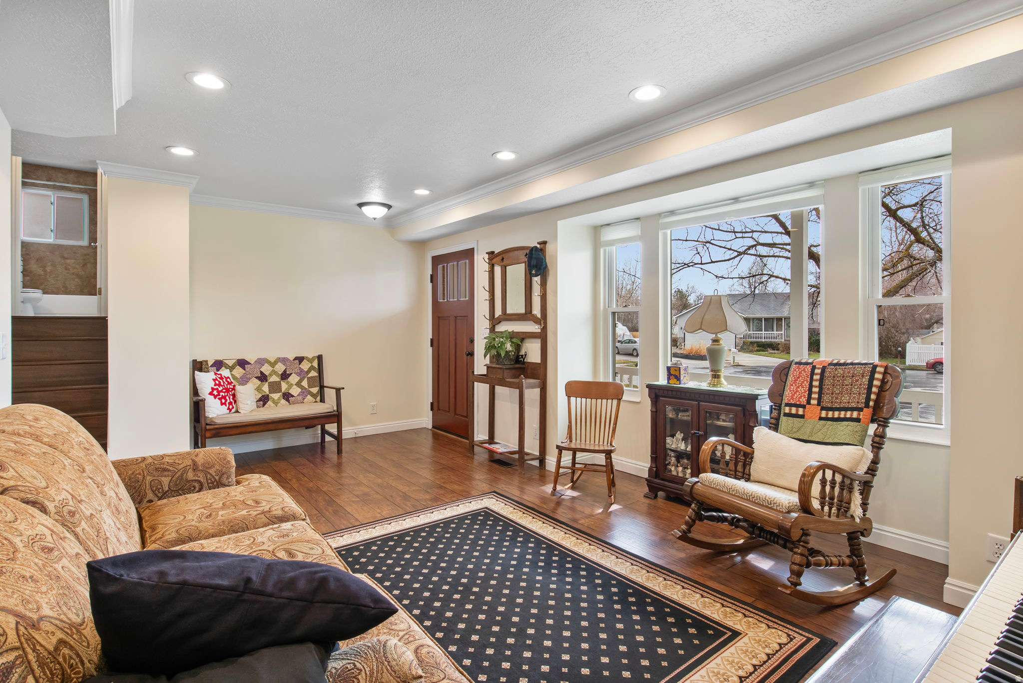 CAVE HOLLOW - Residential