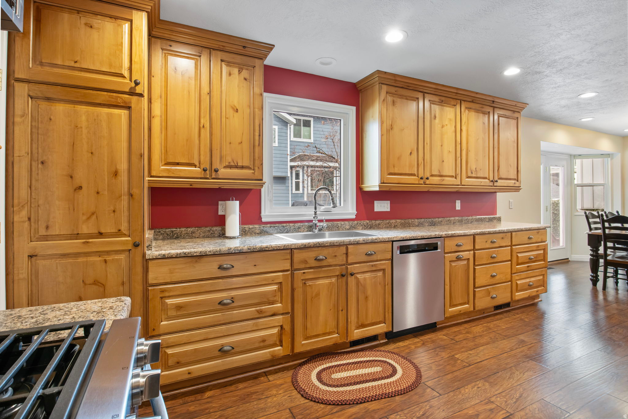 CAVE HOLLOW - Residential