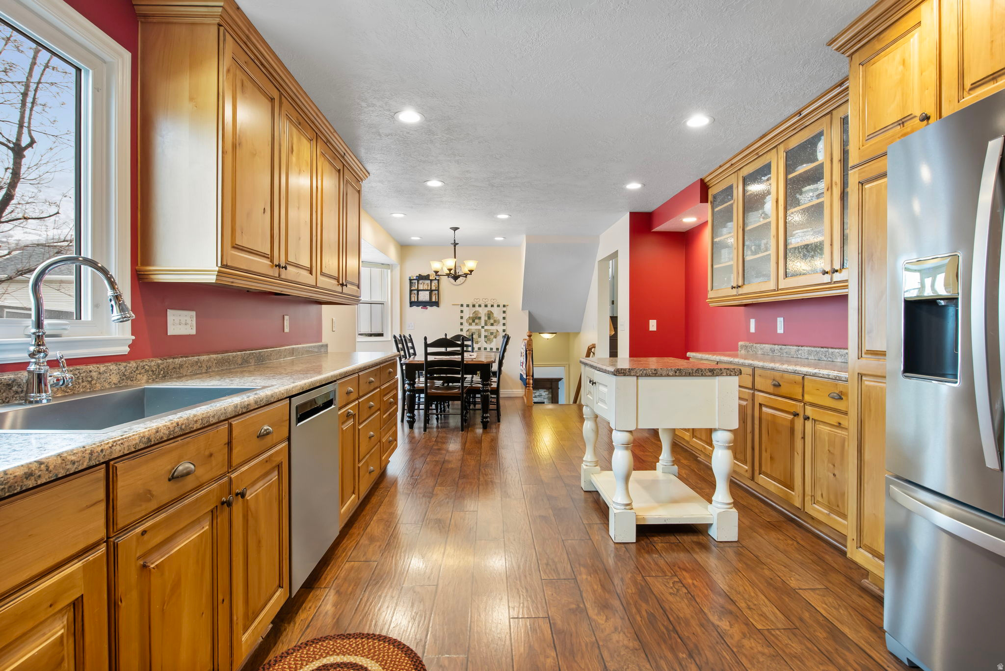 CAVE HOLLOW - Residential