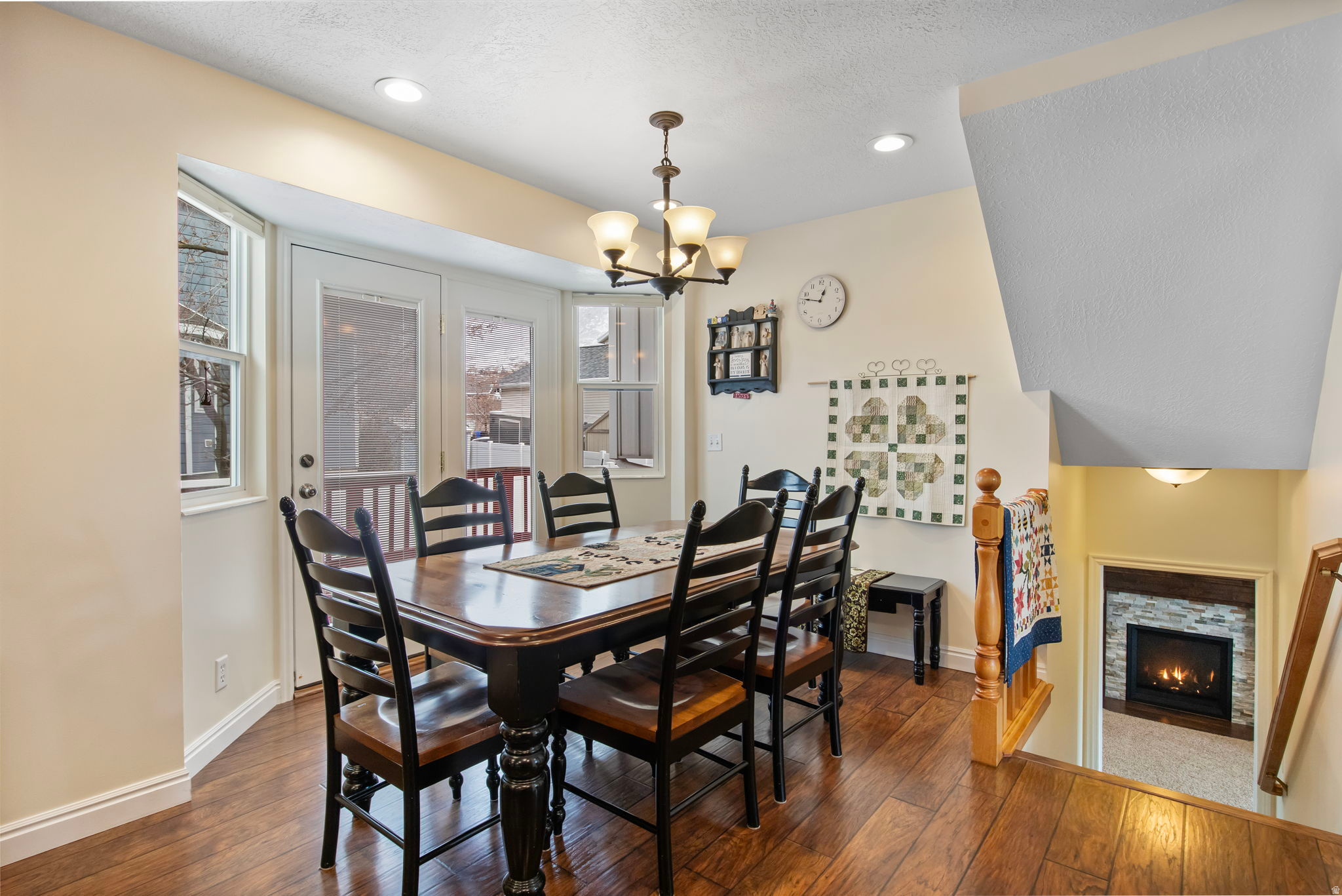 CAVE HOLLOW - Residential