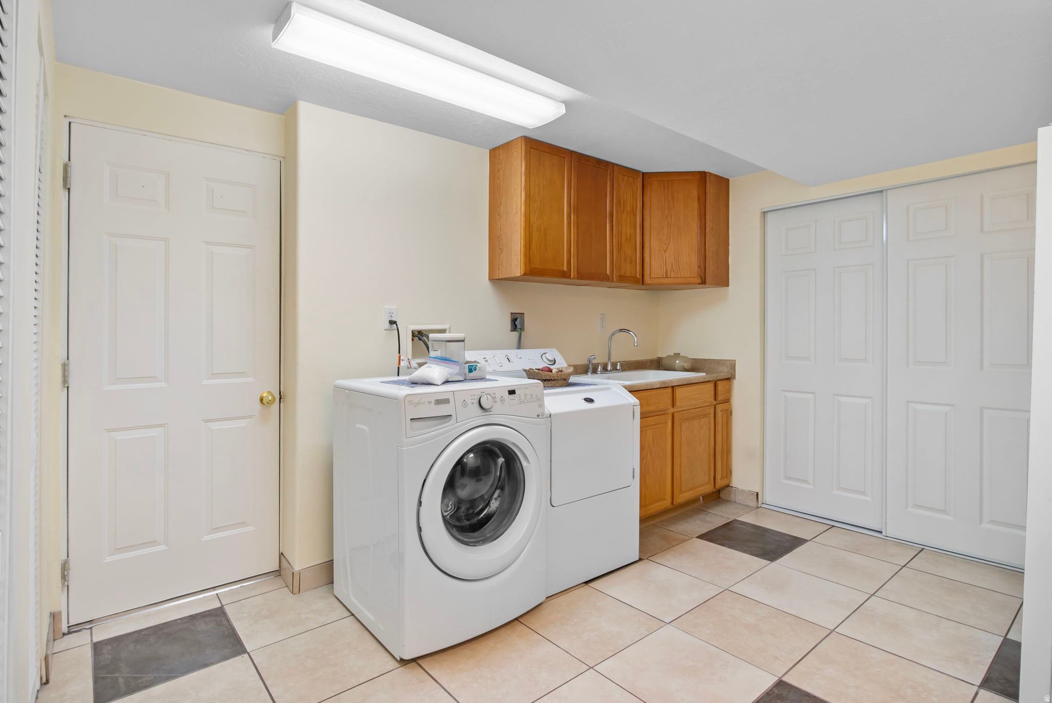 CAVE HOLLOW - Residential