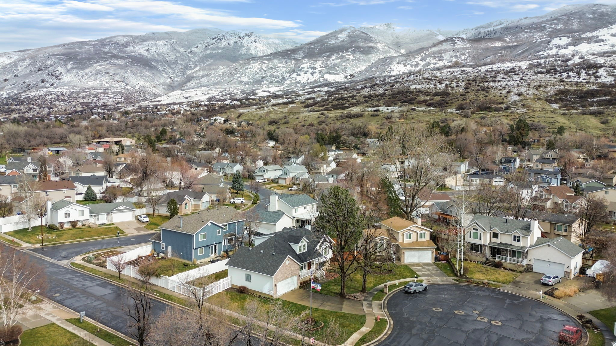 CAVE HOLLOW - Residential