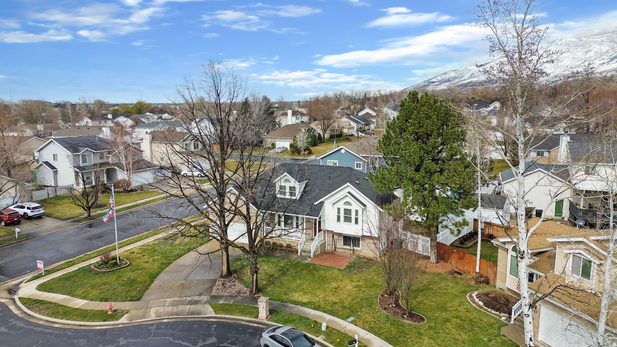 CAVE HOLLOW - Residential