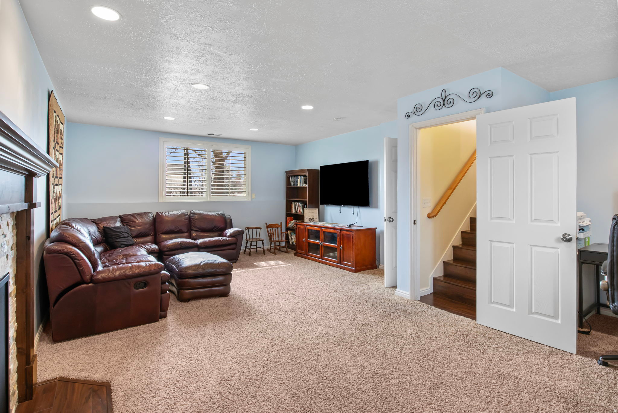 CAVE HOLLOW - Residential