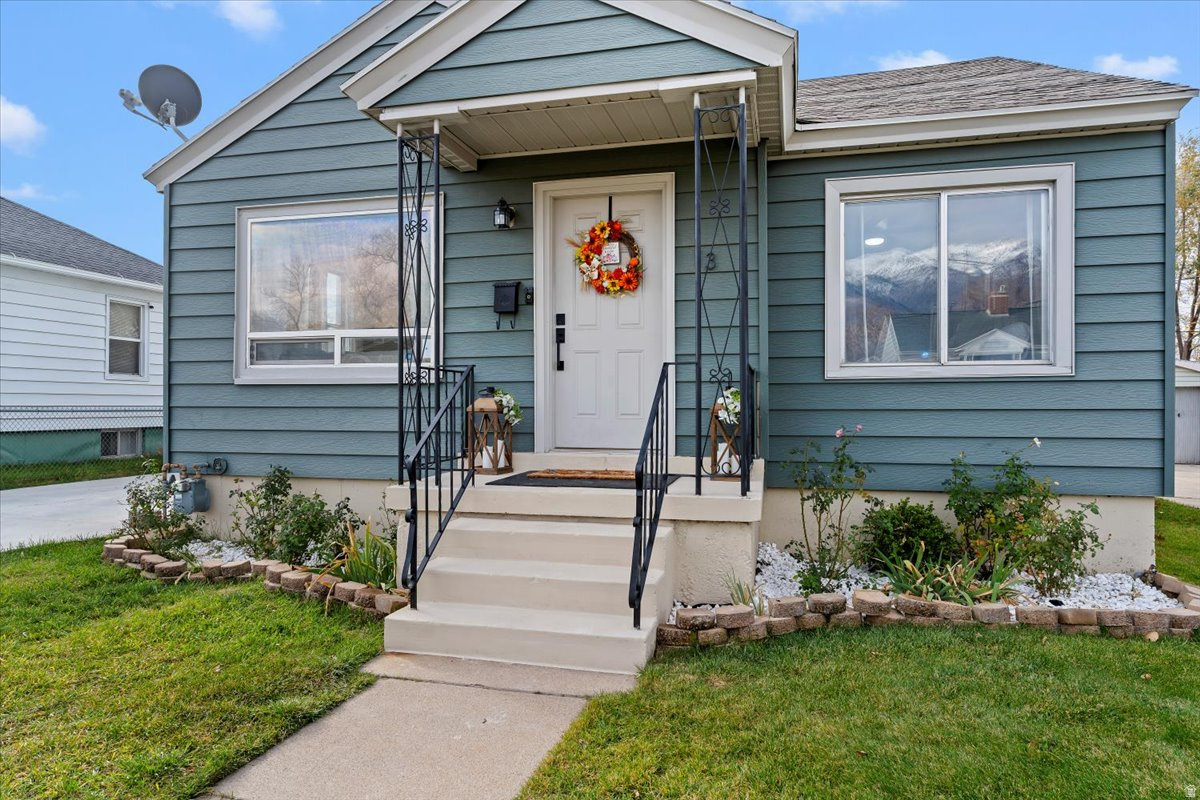 COUNTRY CLUB HEIGHTS - Residential