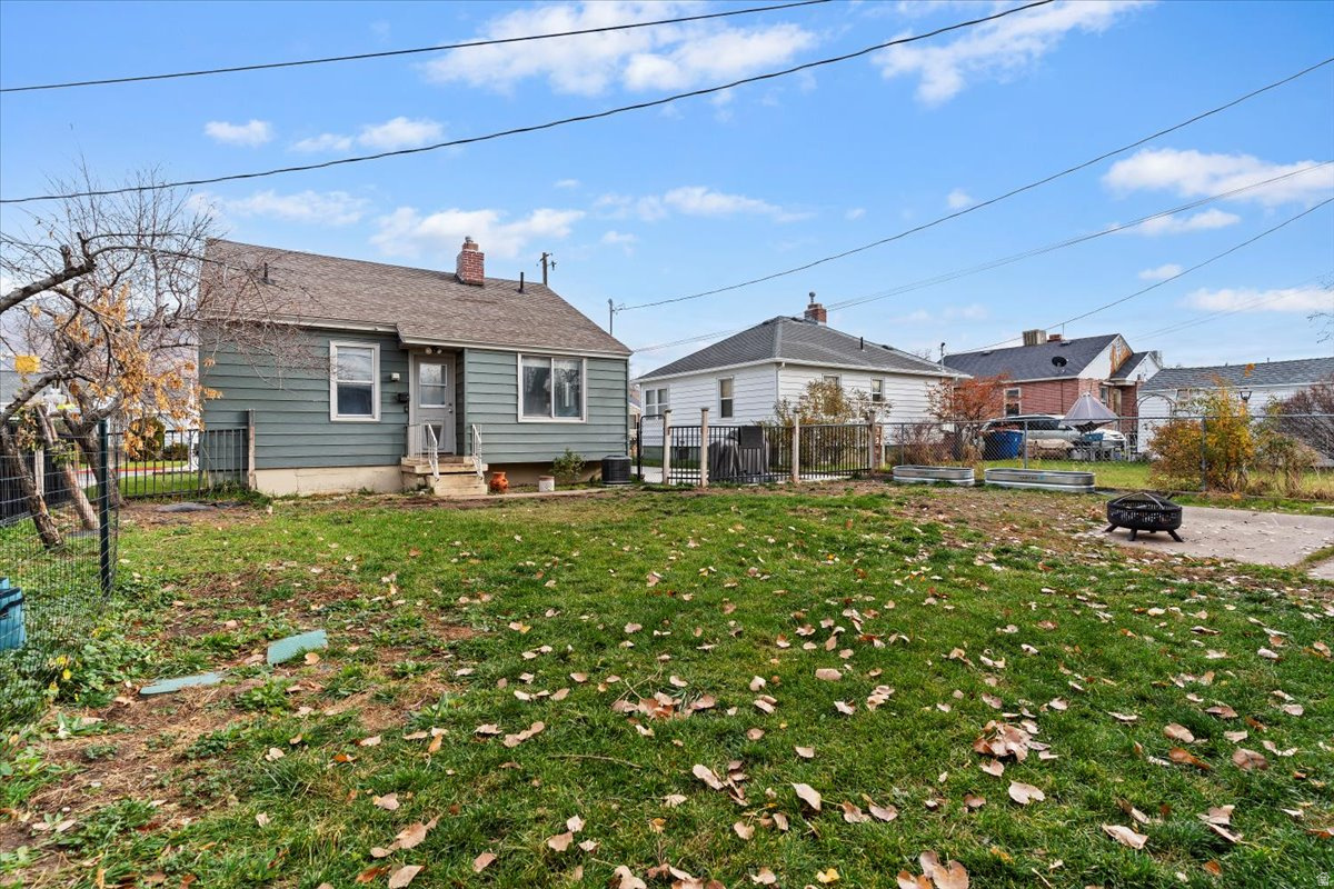 COUNTRY CLUB HEIGHTS - Residential