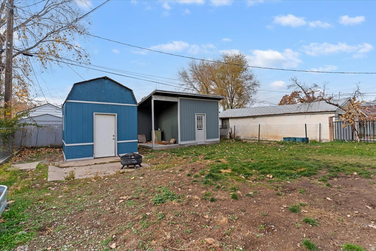 COUNTRY CLUB HEIGHTS - Residential