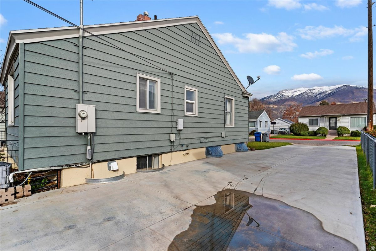 COUNTRY CLUB HEIGHTS - Residential