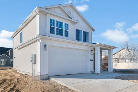 Tiny photo for 997 N AMBERLY DR, North Salt Lake, UT 84054 (MLS # 2140607)