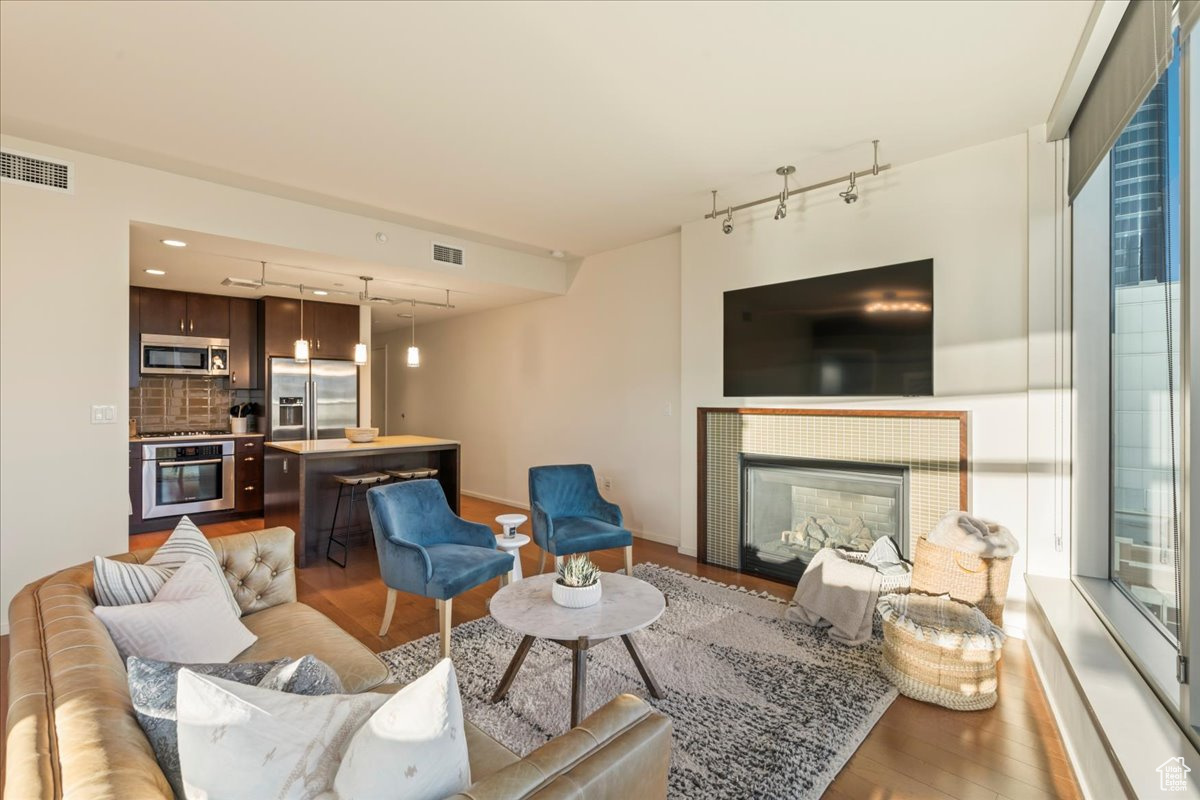 THE REGENT - Residential