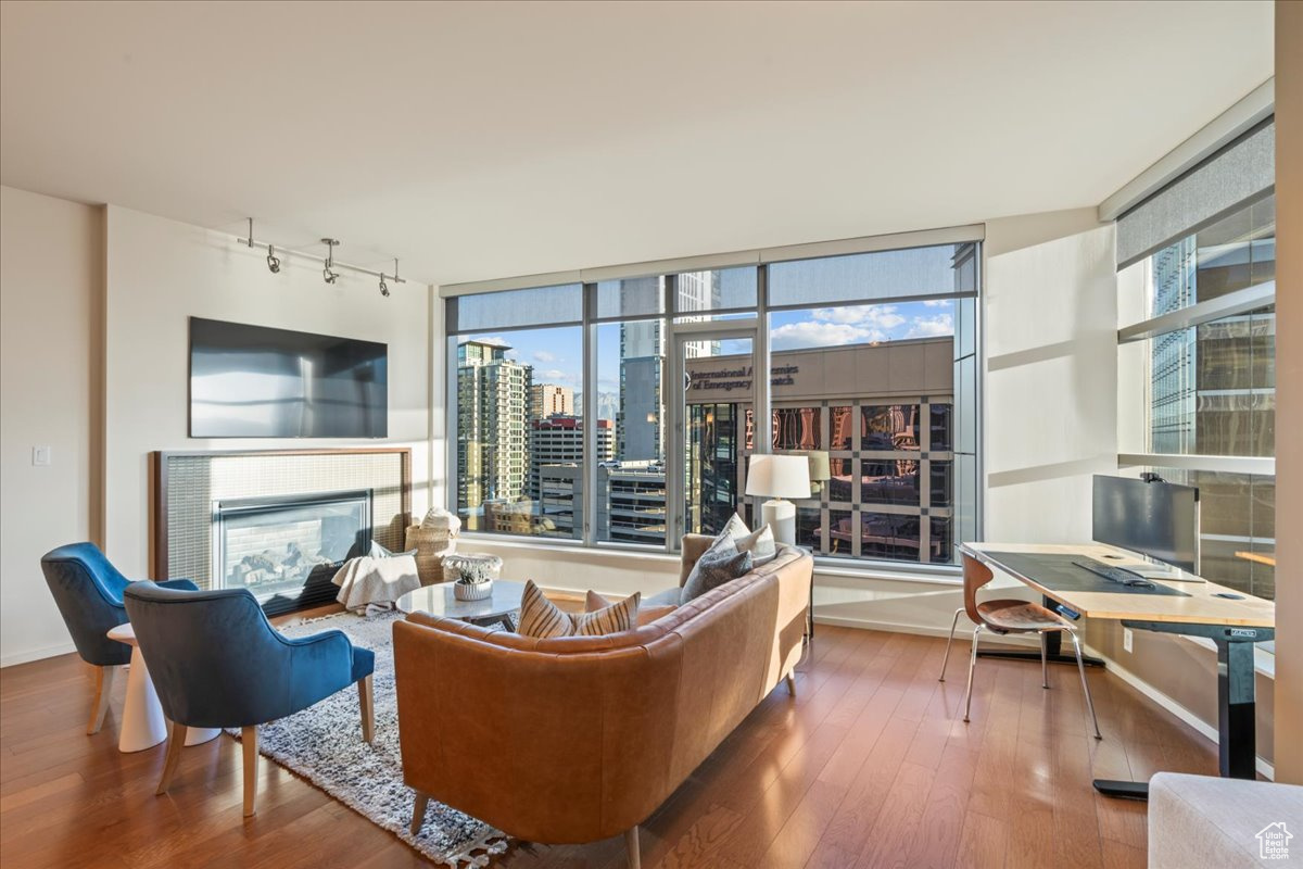 THE REGENT - Residential