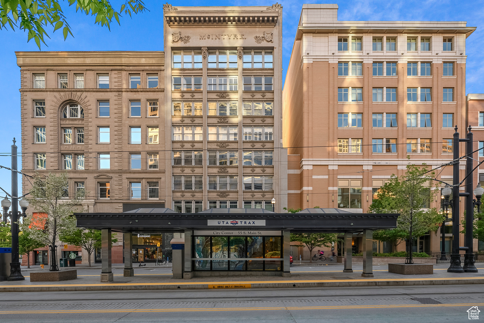 THE REGENT - Residential