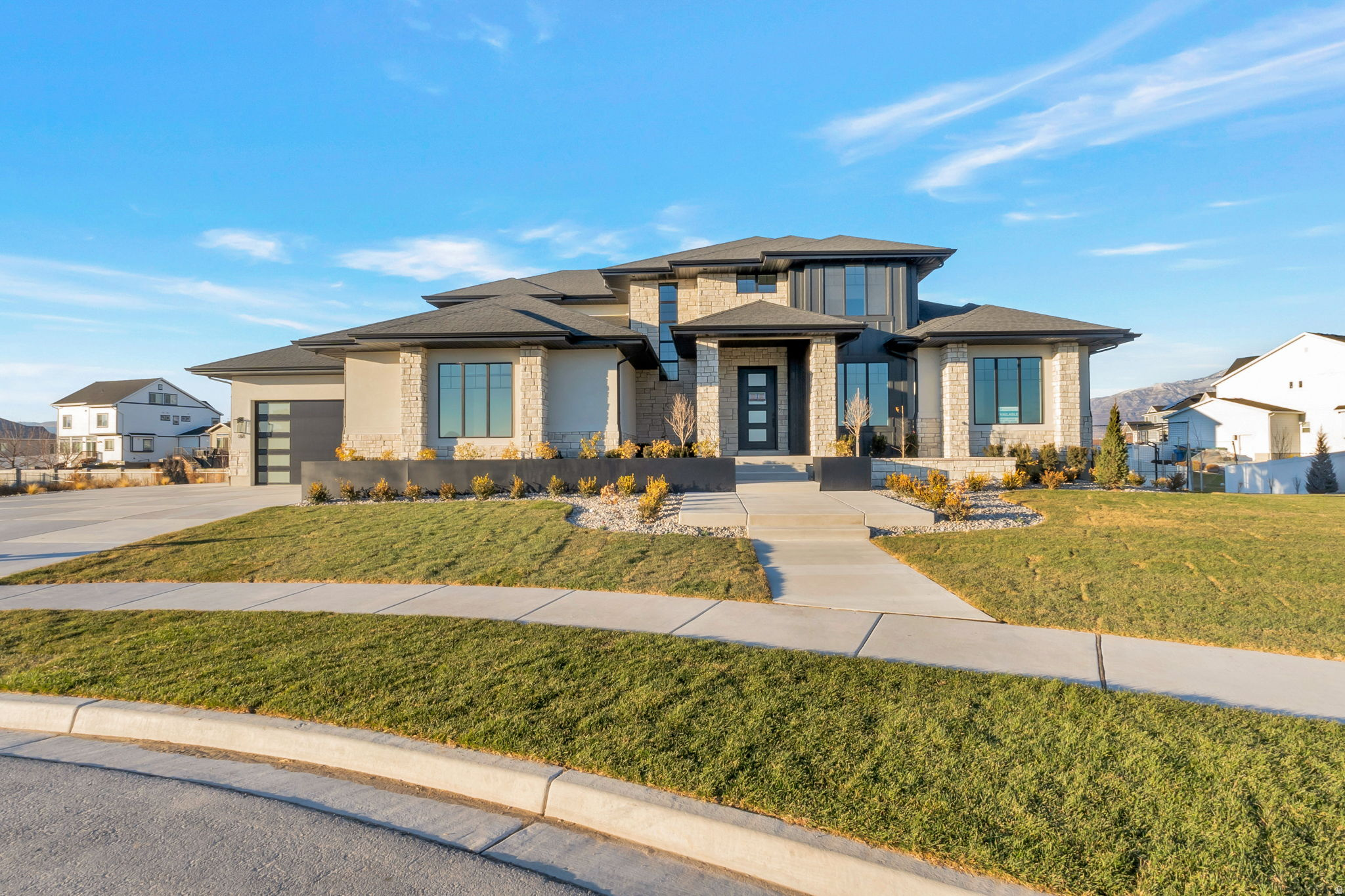 GRANDEUR ESTATES - Residential