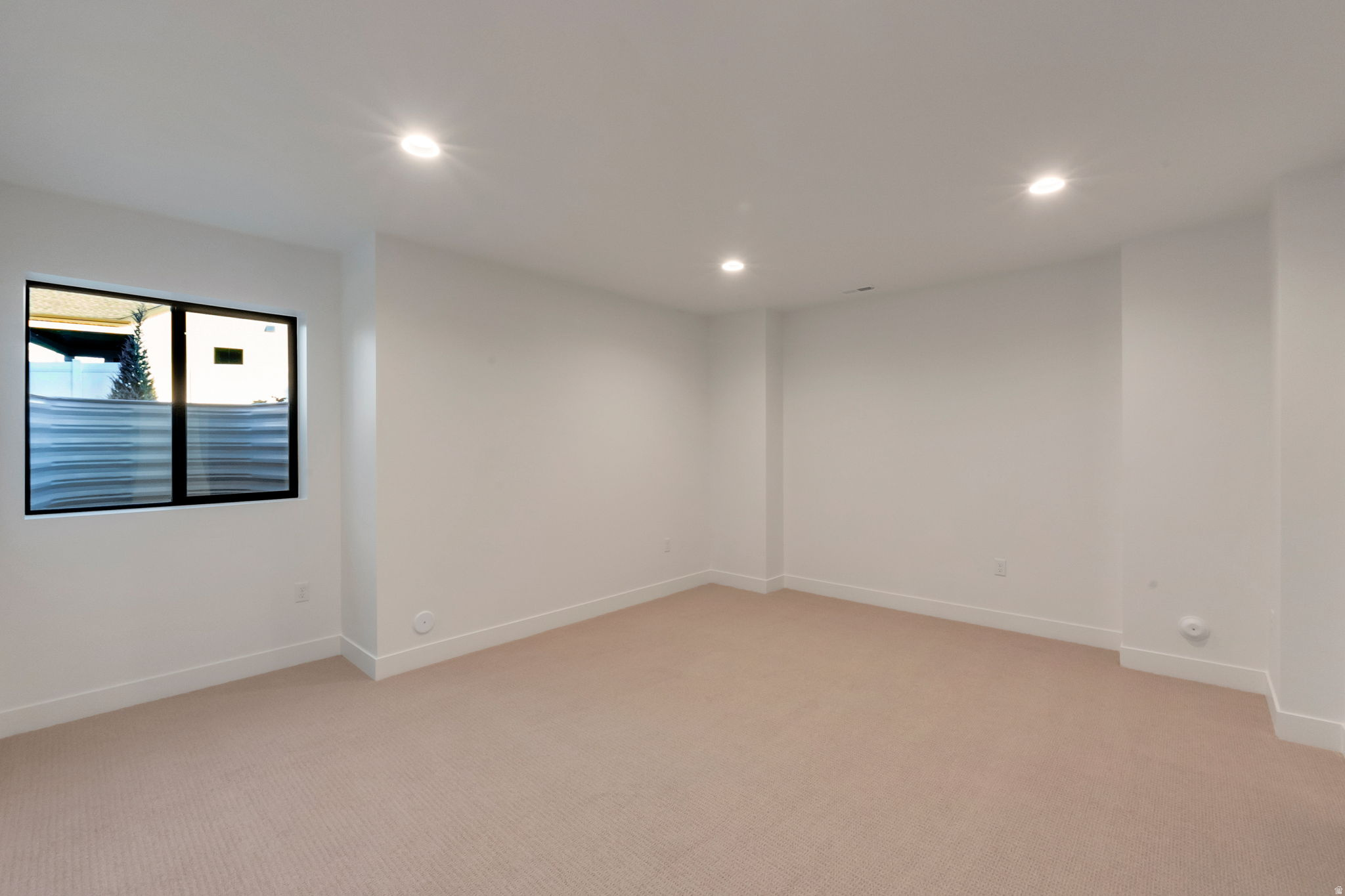 GRANDEUR ESTATES - Residential