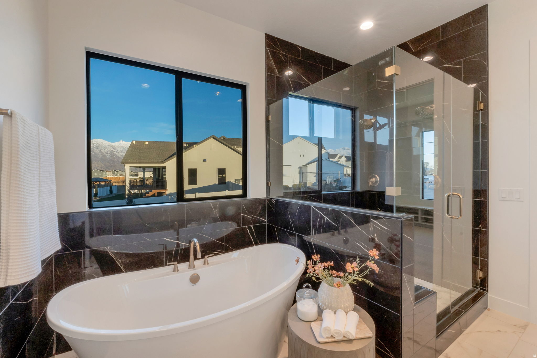 GRANDEUR ESTATES - Residential