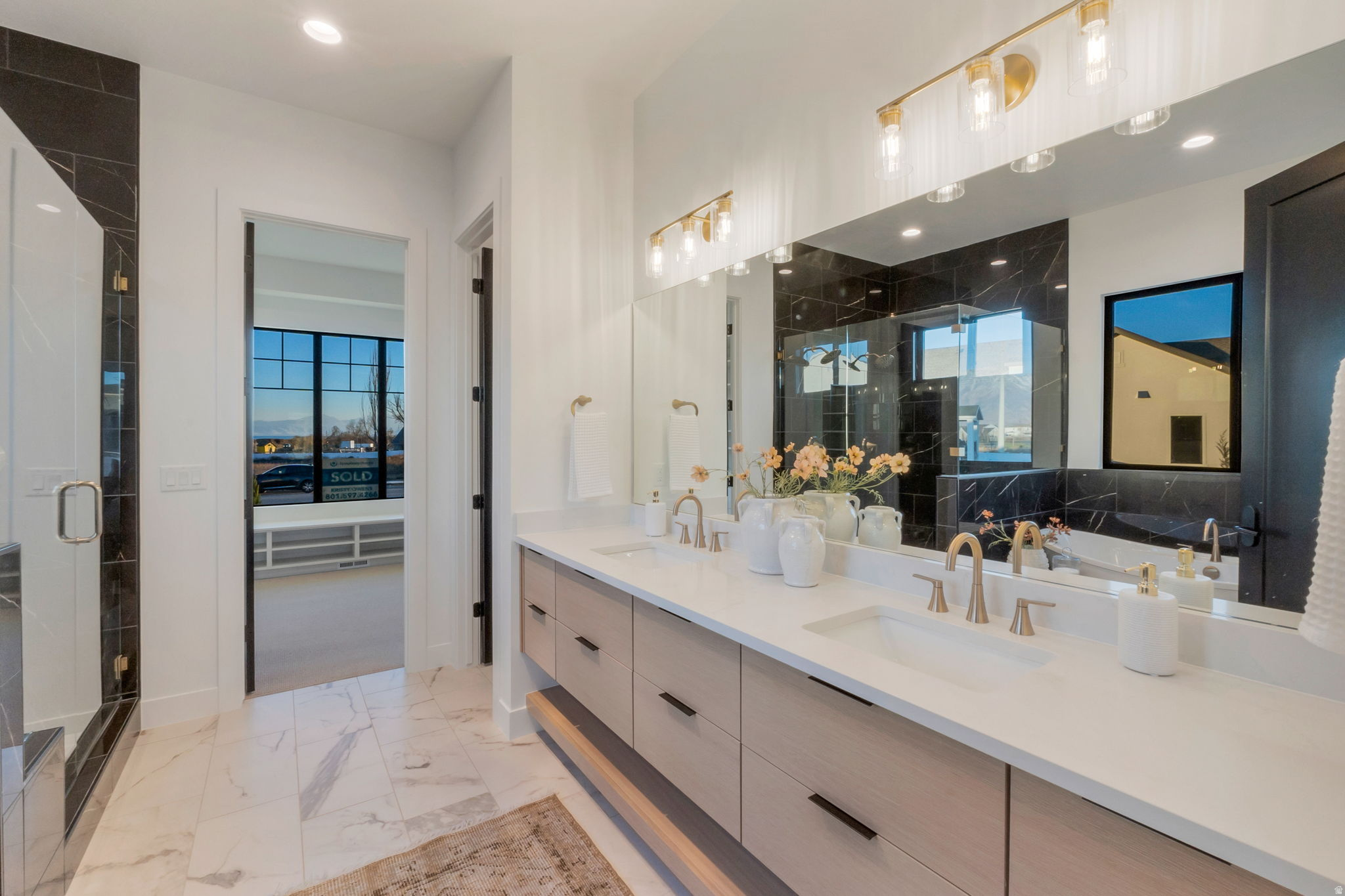 GRANDEUR ESTATES - Residential