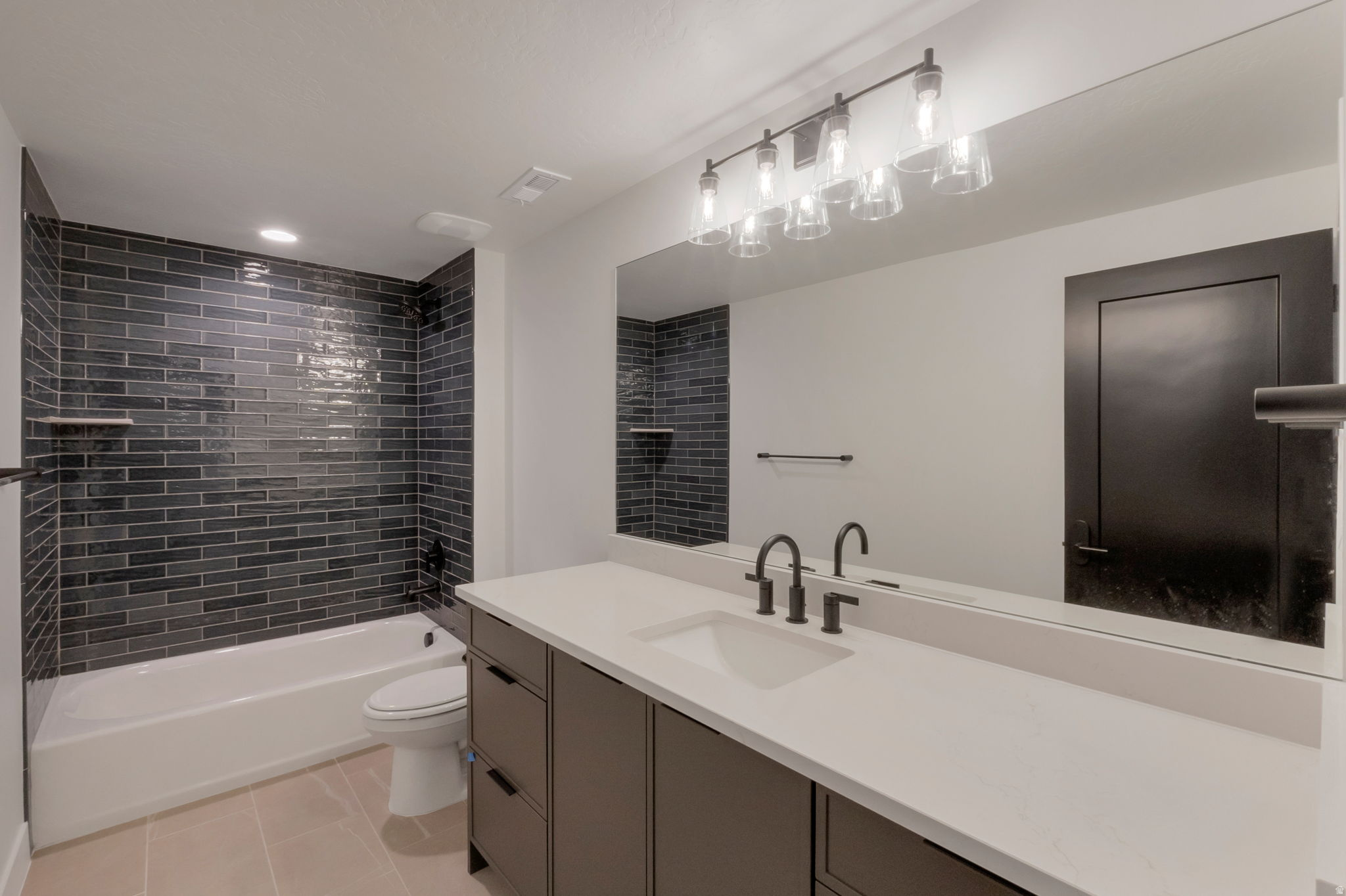 GRANDEUR ESTATES - Residential