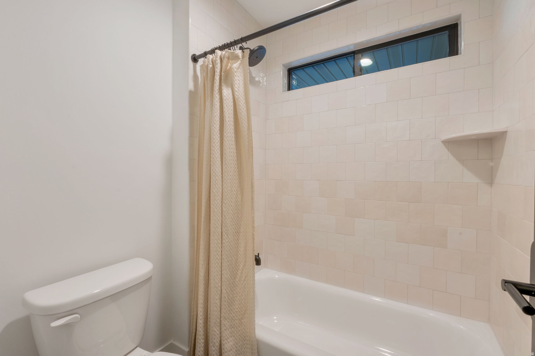 GRANDEUR ESTATES - Residential